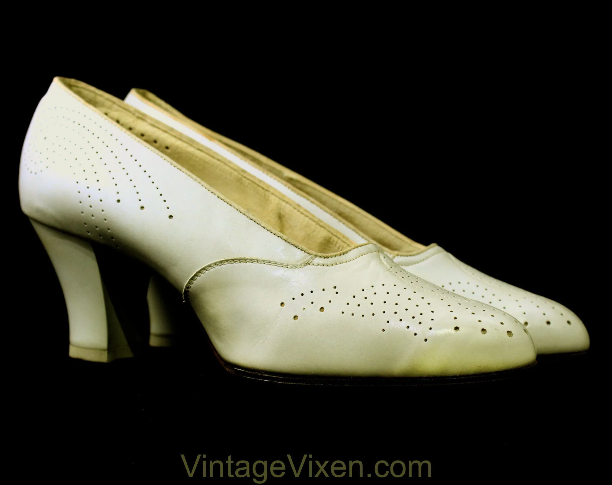 Authentic 1920s Flapper Era Shoes - Size 6 1/2 Ivory Pierced Leather Pumps - 20s Deadstock Heels with Comet Motif - 6.5 Off White Ecru Cream