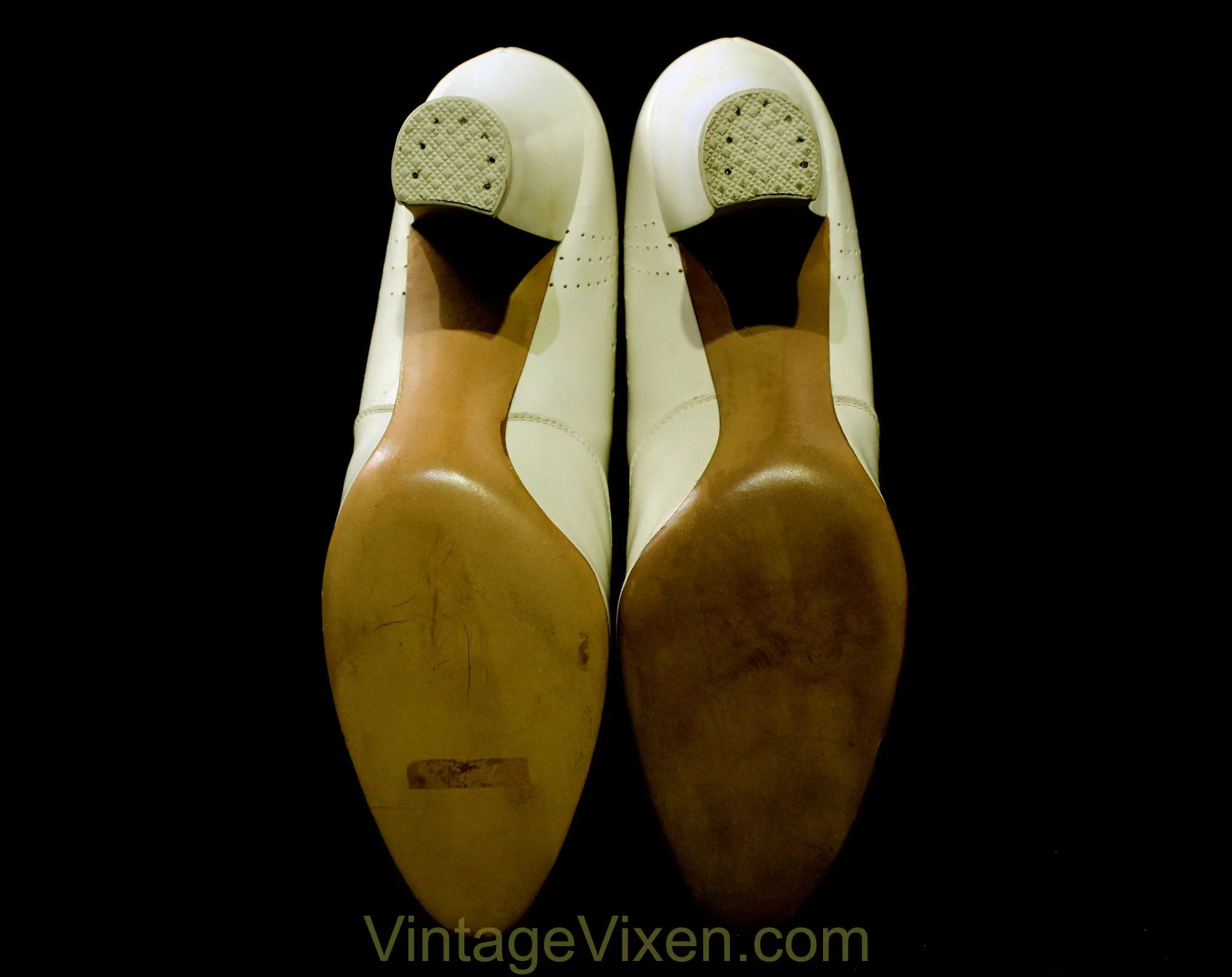 Authentic 1920s Flapper Era Shoes - Size 6 1/2 Ivory Pierced Leather Pumps - 20s Deadstock Heels with Comet Motif - 6.5 Off White Ecru Cream