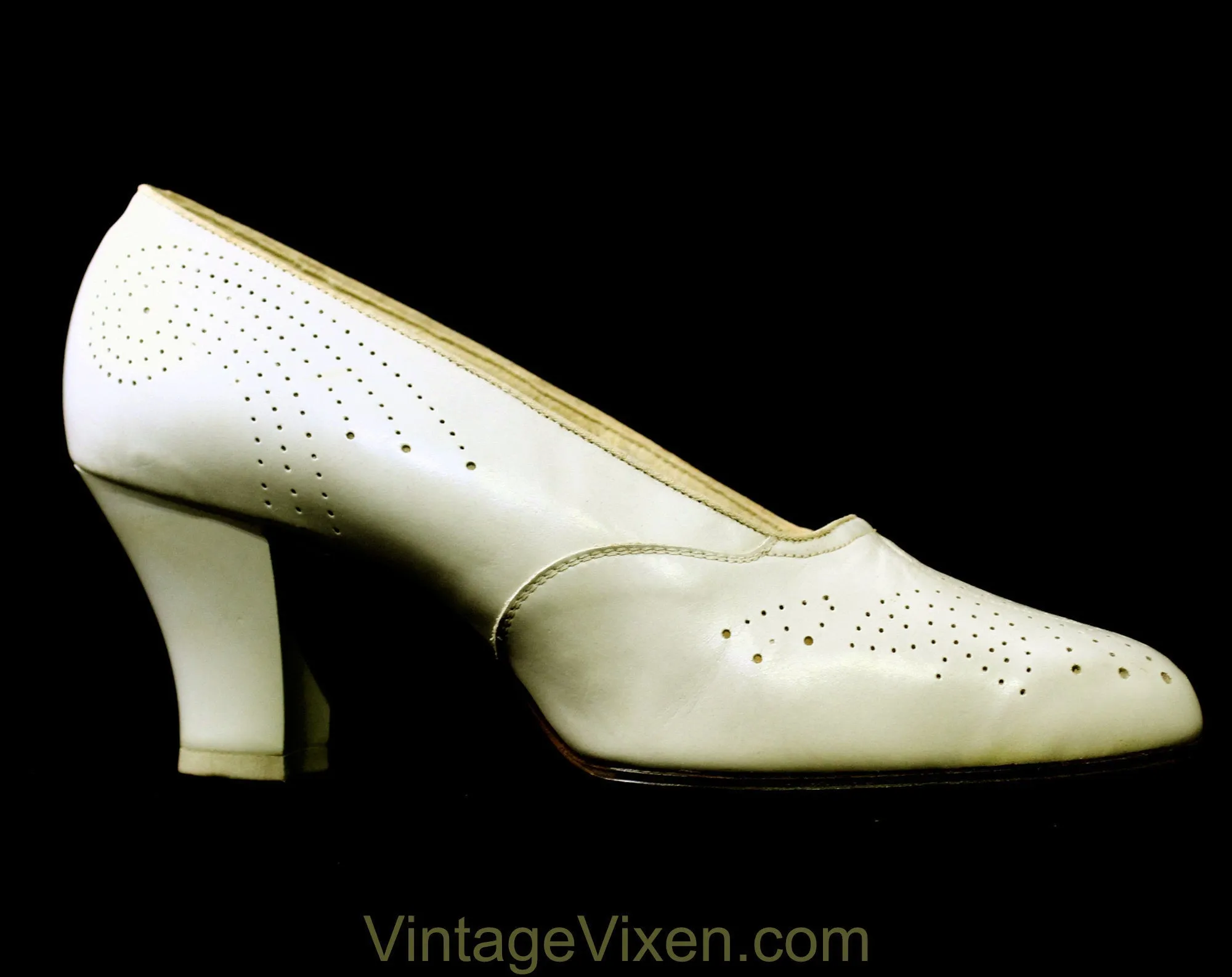 Authentic 1920s Flapper Era Shoes - Size 6 1/2 Ivory Pierced Leather Pumps - 20s Deadstock Heels with Comet Motif - 6.5 Off White Ecru Cream