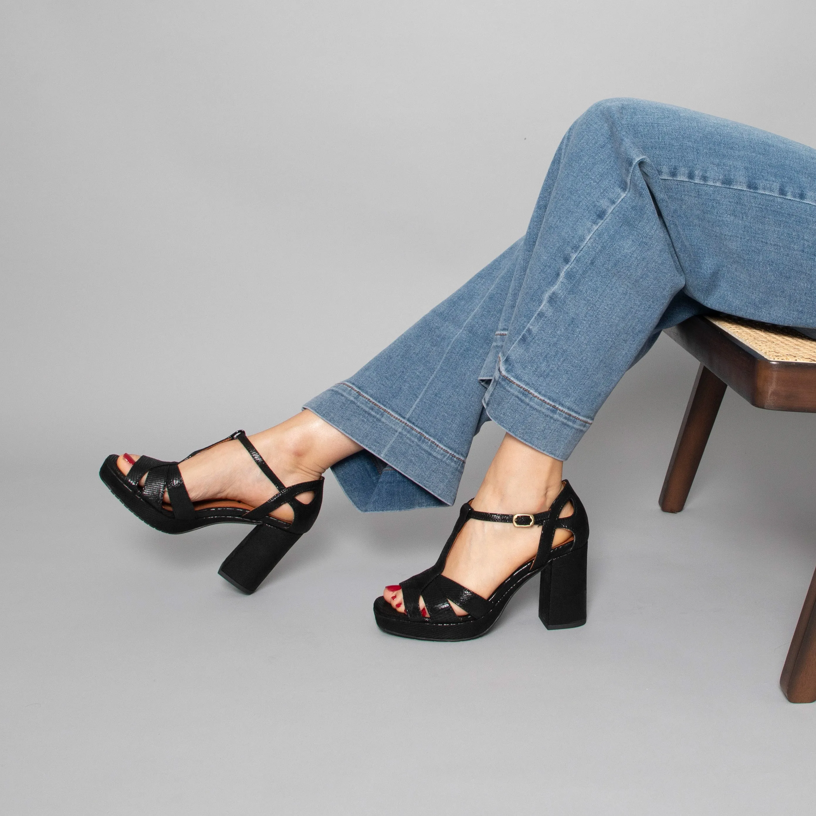 Valerie WIDE Black Metallic
