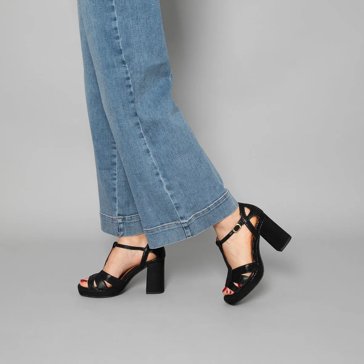 Valerie WIDE Black Metallic