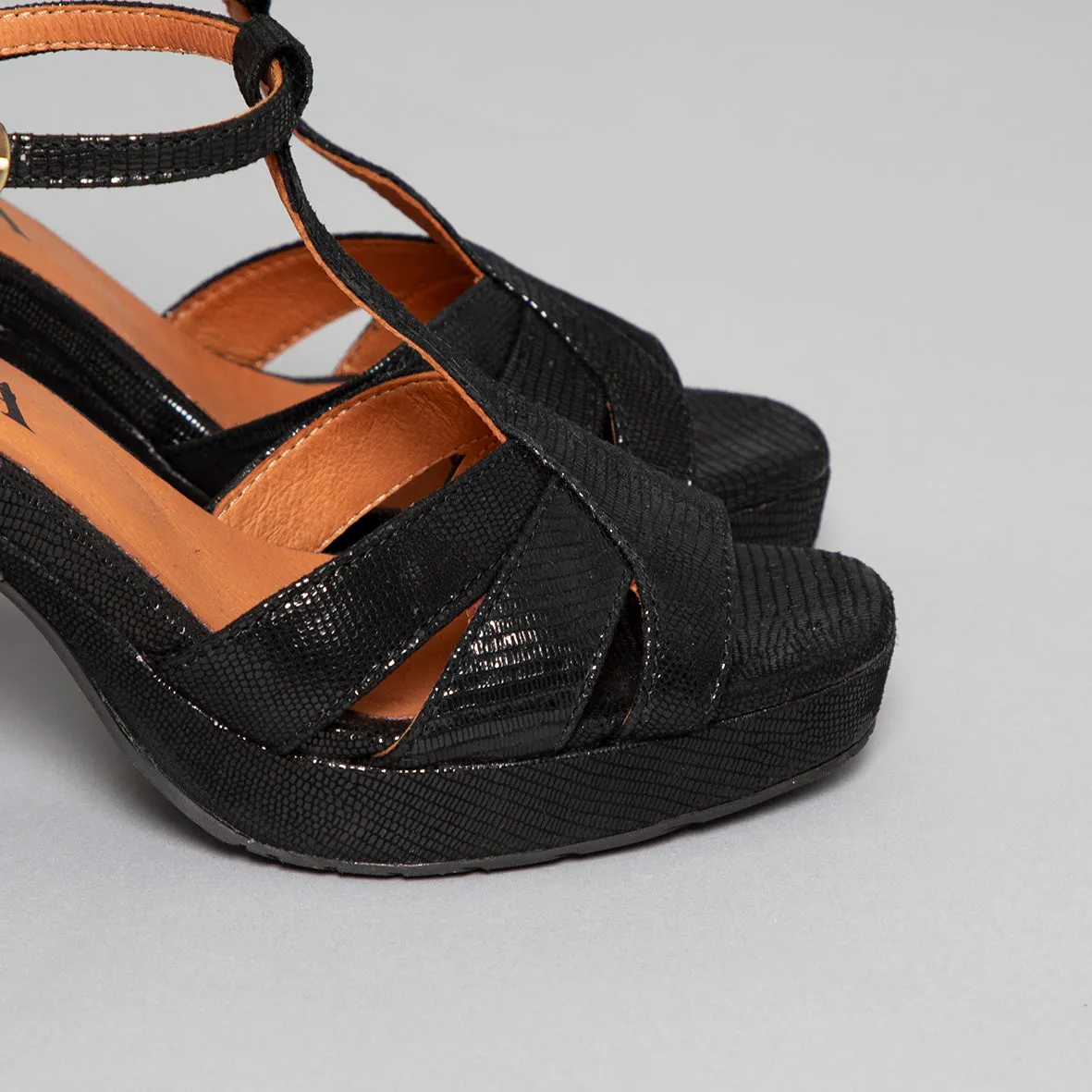 Valerie WIDE Black Metallic